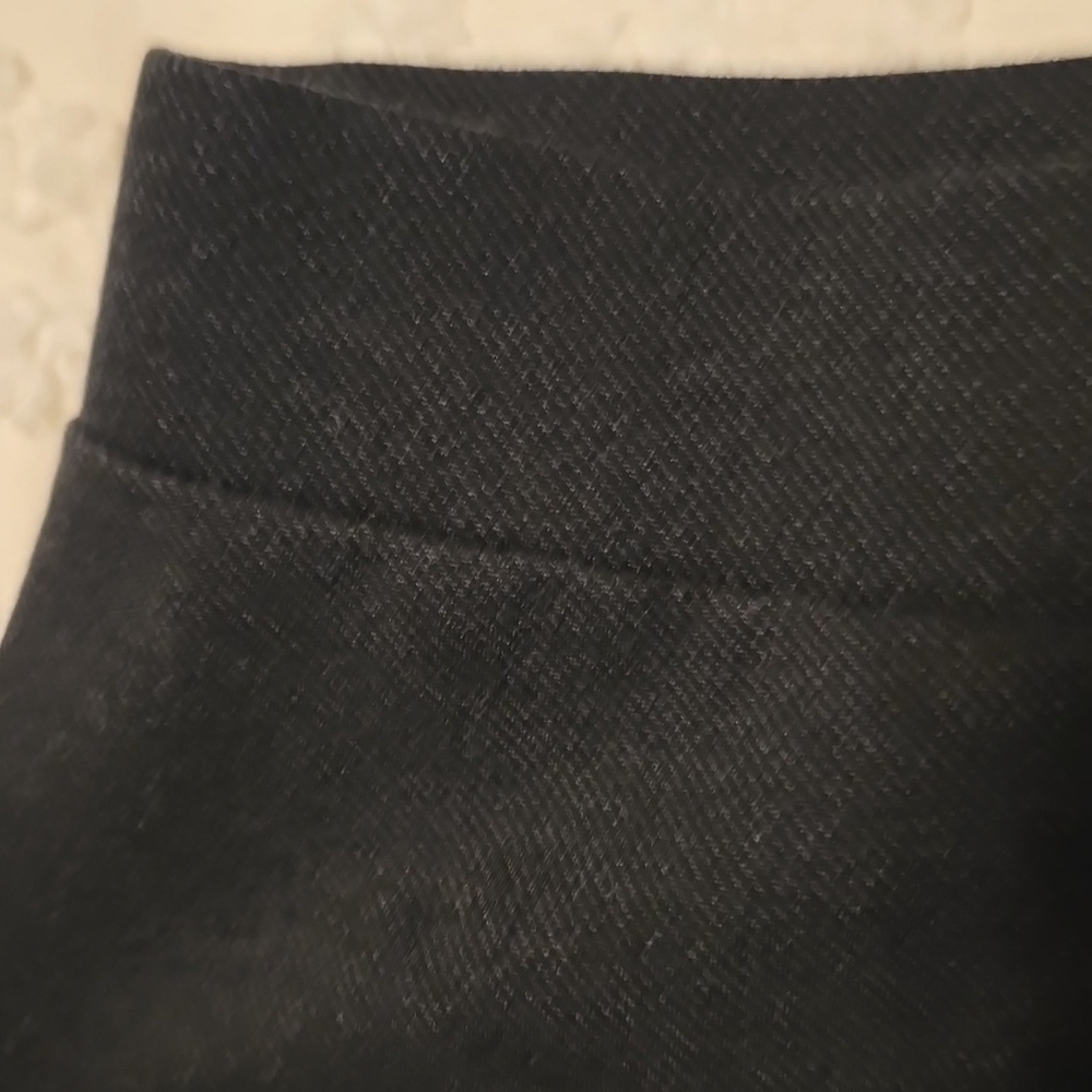 Lou & Grey Charcoal Leggings Size M (0718) - Picture 5 of 5